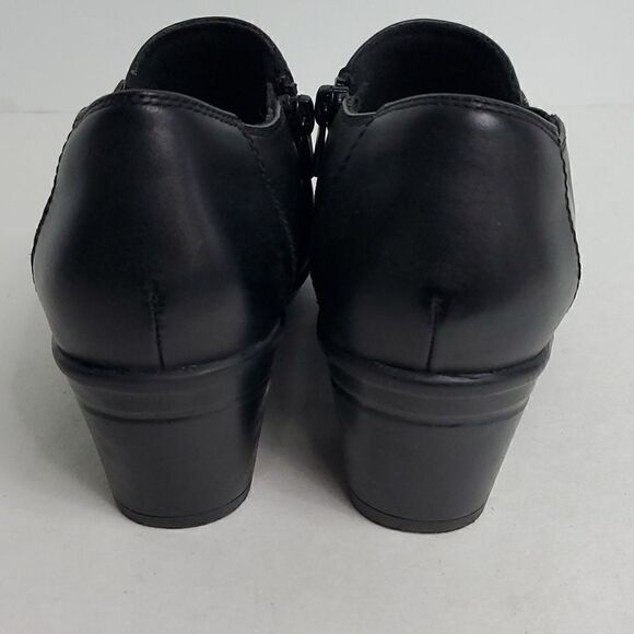 Collection by Clarks Womens Size 7W Black Side Zip Slip-On Booties Comfort Shoes - Picture 5 of 10